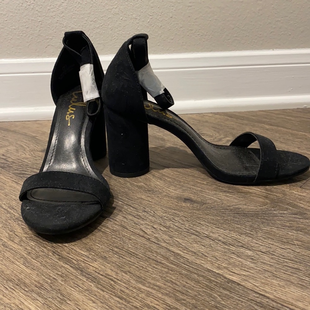 Black heels NEVER WORN
